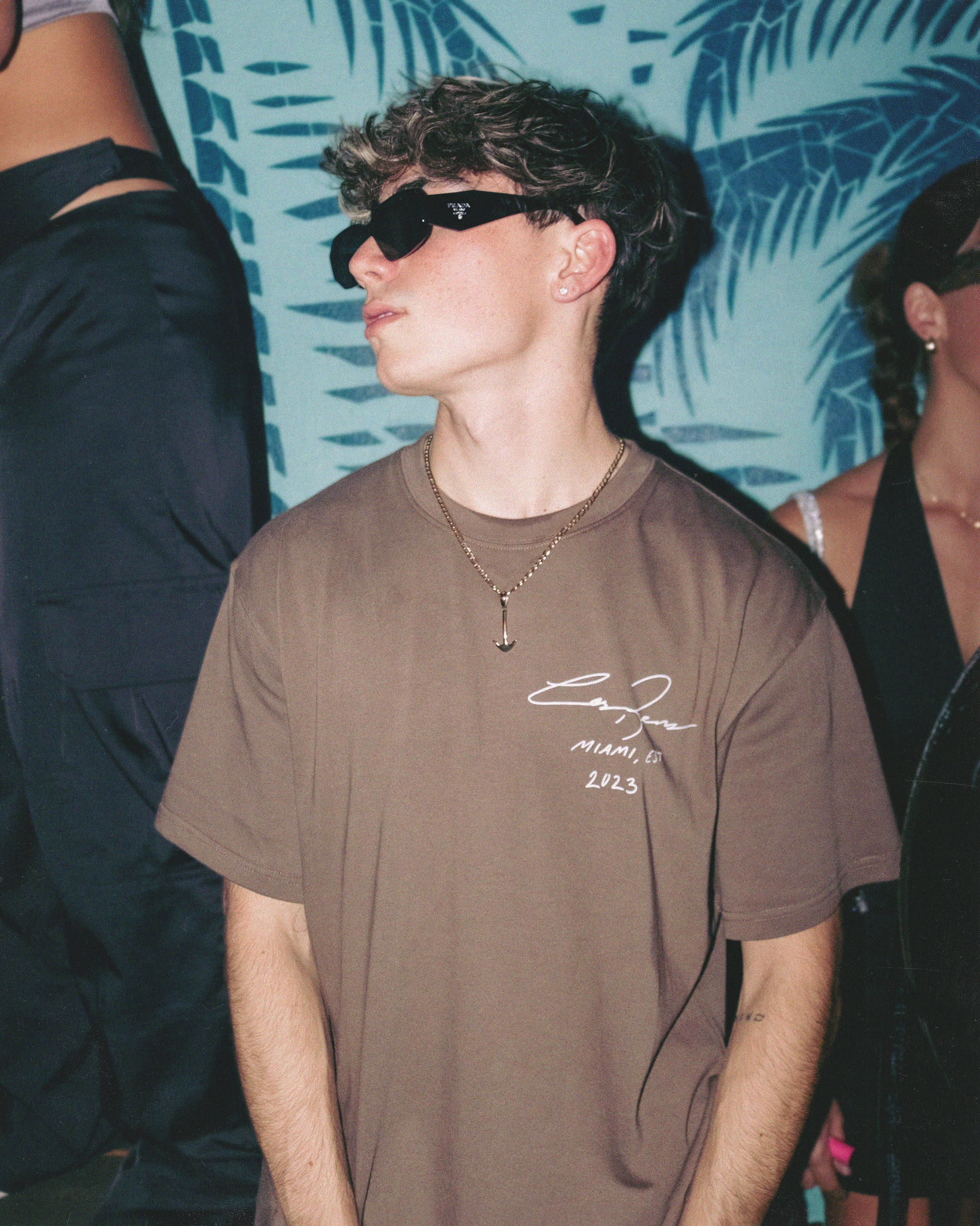 Signature Tee - Mocha